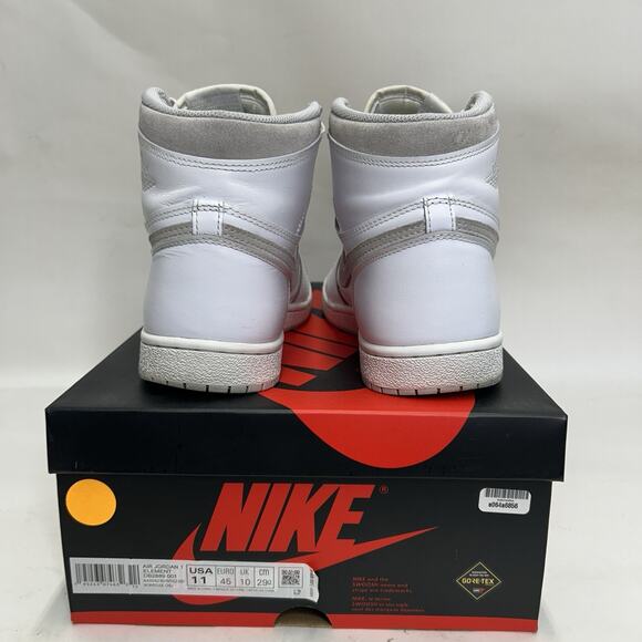 Athletic_Shoes